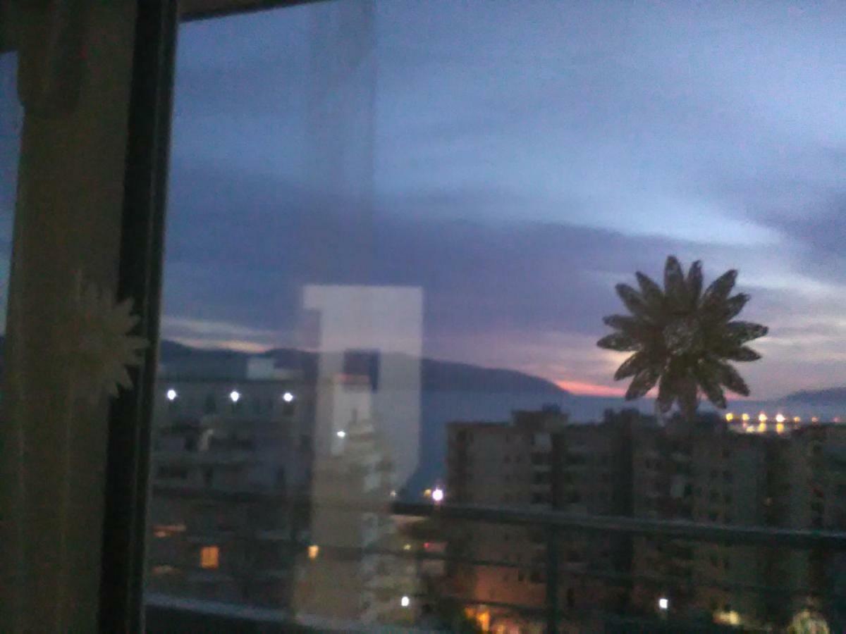Lindita'S Seaview Appartment Vlorë Eksteriør billede