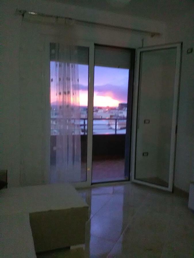 Lindita'S Seaview Appartment Vlorë Eksteriør billede