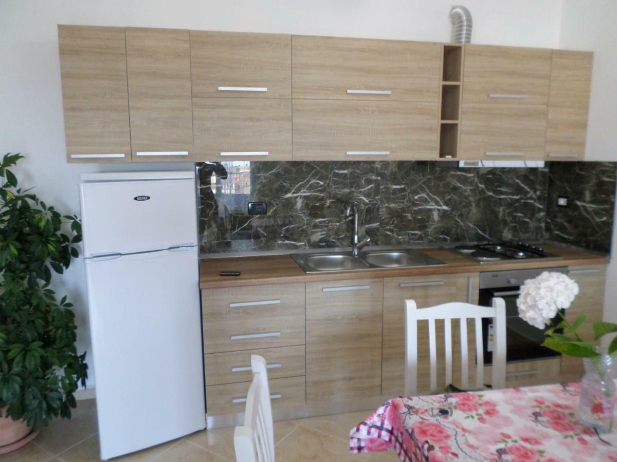 Lindita'S Seaview Appartment Vlorë Eksteriør billede