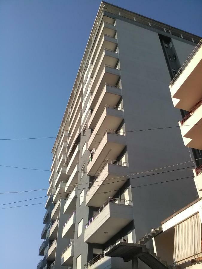 Lindita'S Seaview Appartment Vlorë Eksteriør billede
